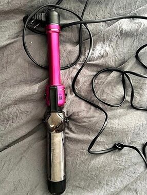 HOT TOOLS Professional Titanium Curling Iron